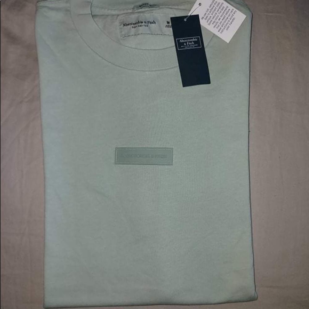 Abercrombie and Fitch Tee size Medium NWT